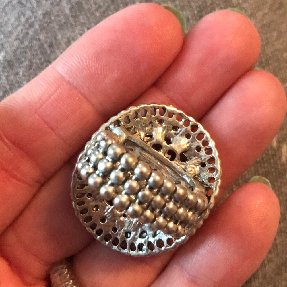 Ring - Picture 2 of 4